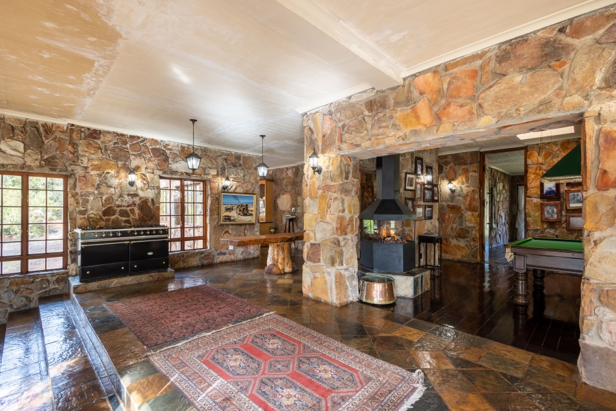 5 Bedroom Property for Sale in Uitenhage Rural Eastern Cape